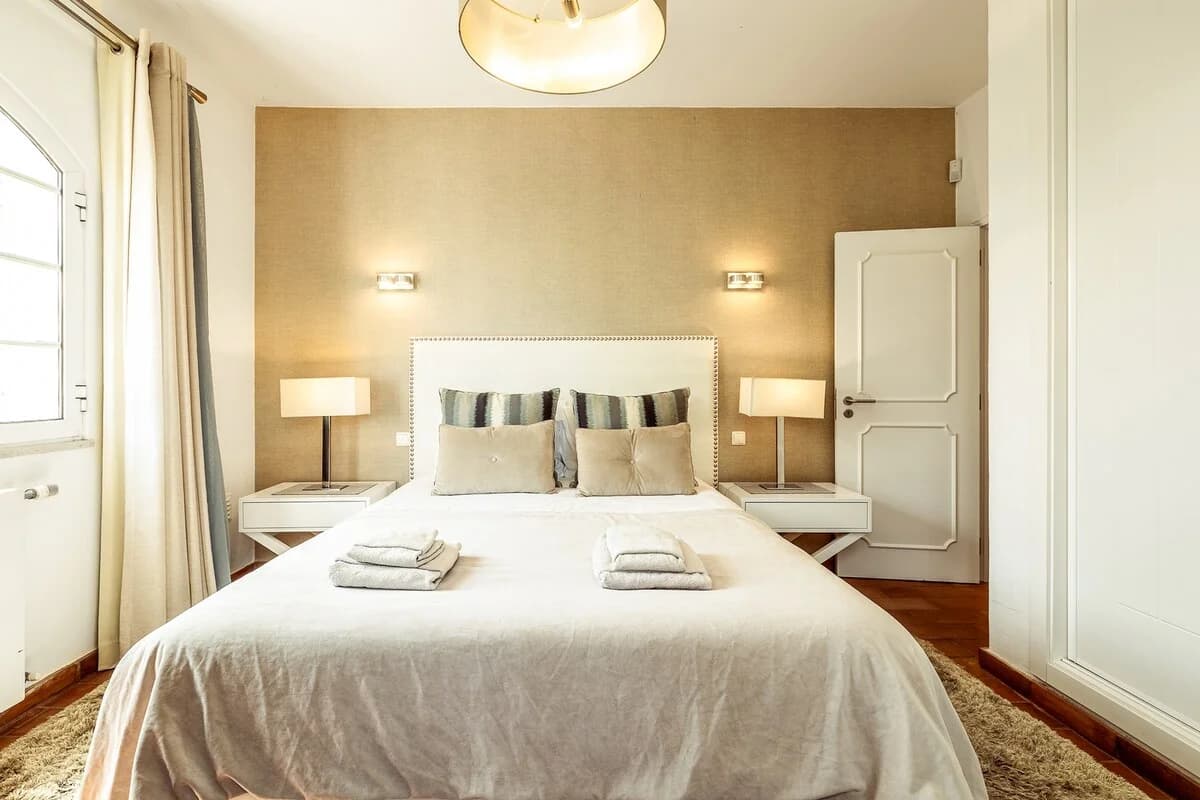 Bedroom 4 — Double bed at Casa da Parra